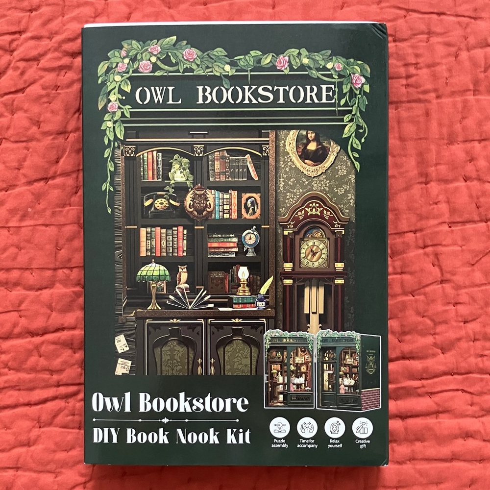 Brand New CuteBee DIY Book Nook Kit, Owl Bookstore